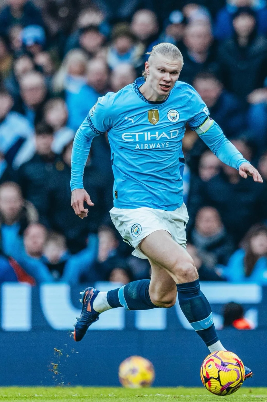 爱游戏- 切尔西带队取胜！，哈兰德重要时刻锐不可当赛场气氛高涨